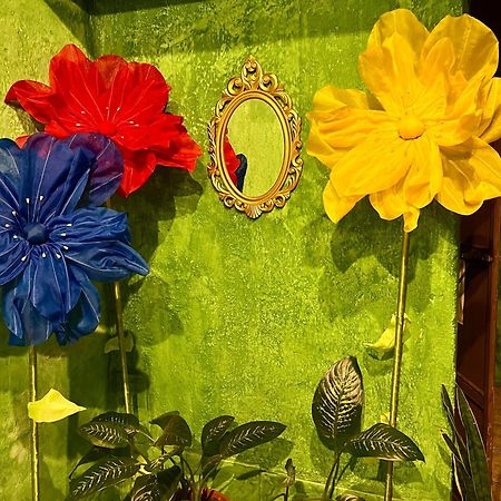 Wonderland Hostel Antigua Bagian luar foto