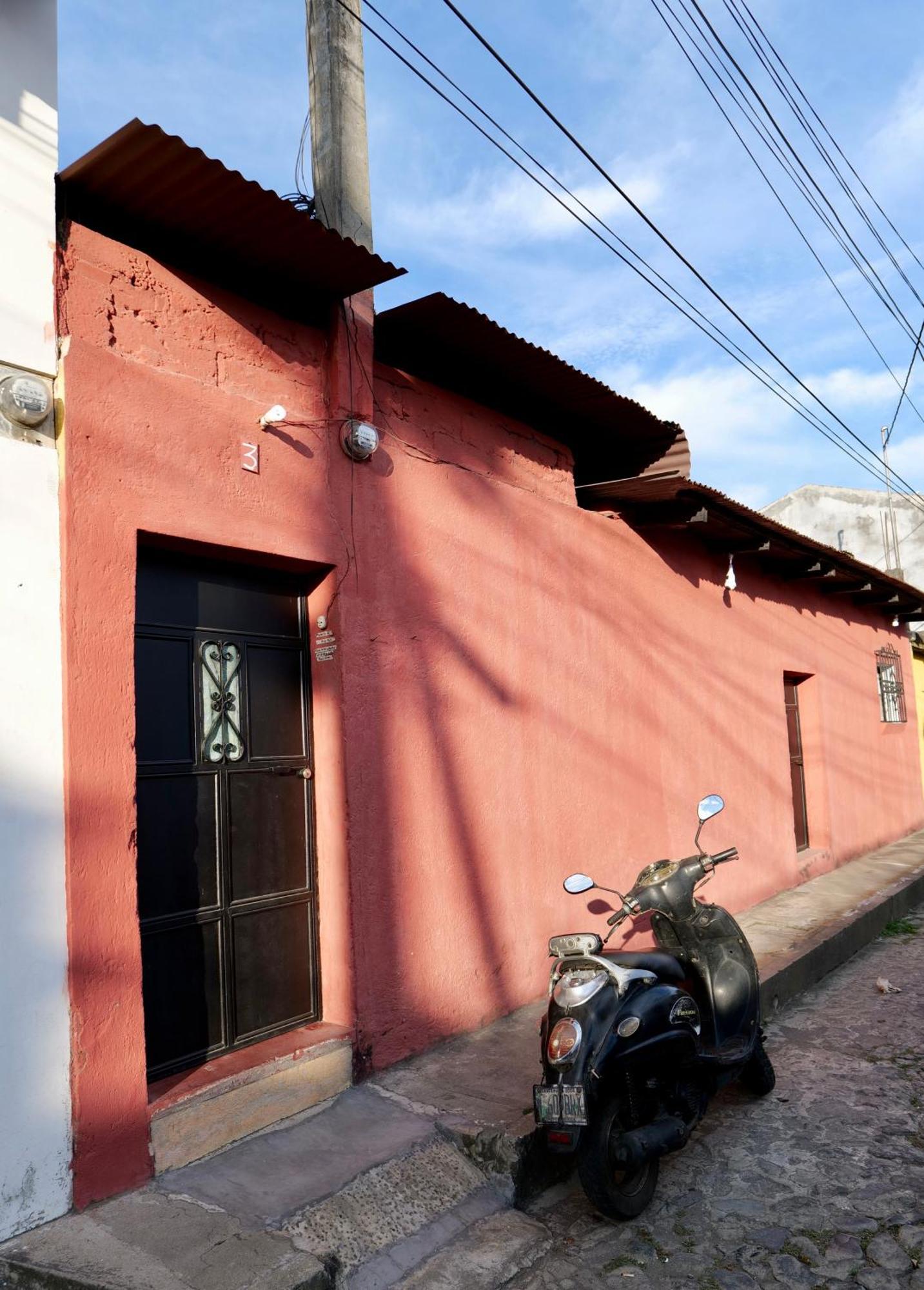 Wonderland Hostel Antigua Bagian luar foto