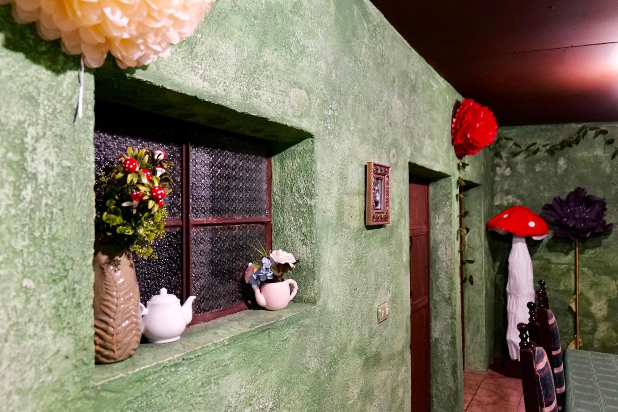 Wonderland Hostel Antigua Bagian luar foto