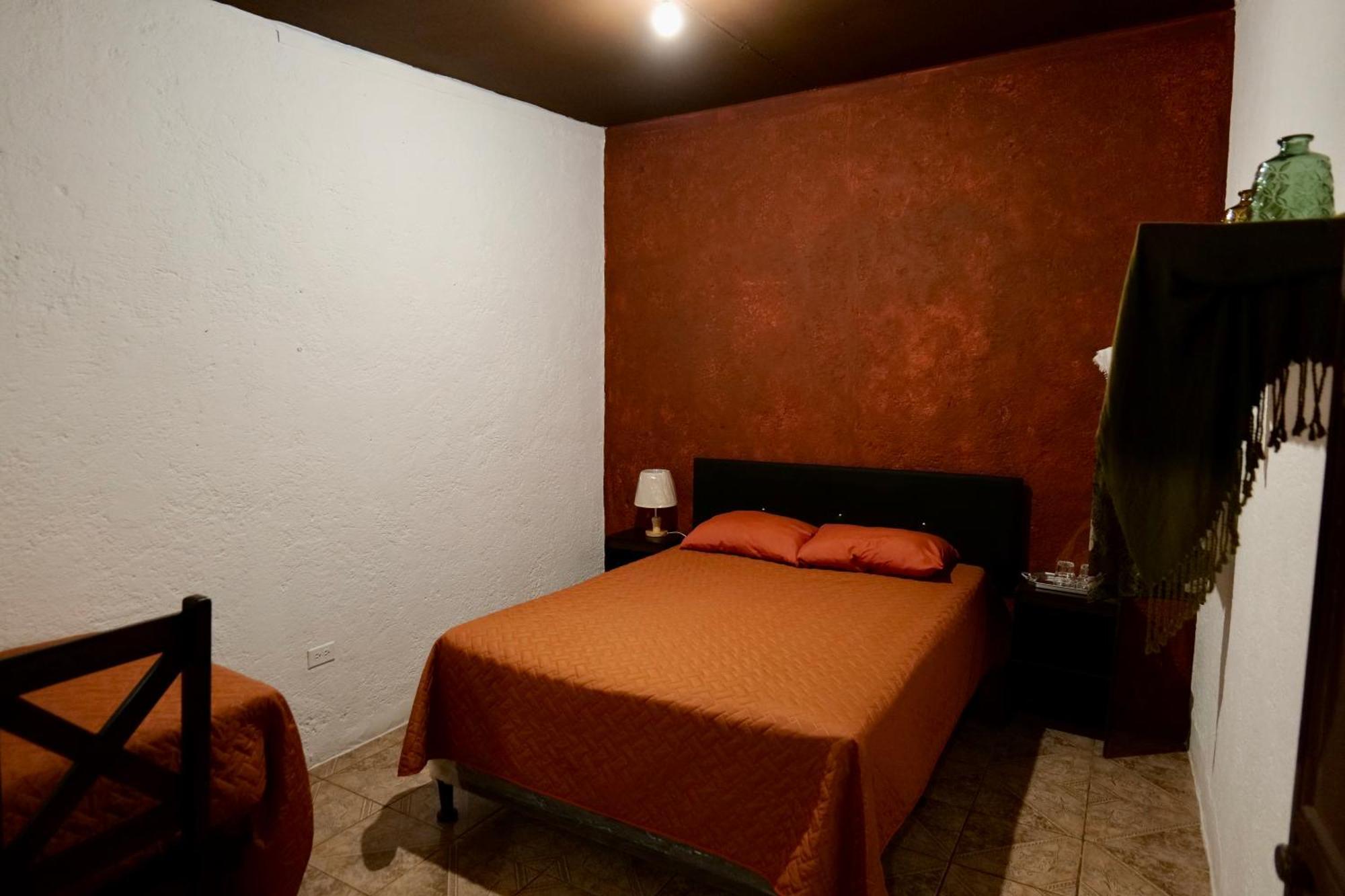 Wonderland Hostel Antigua Bagian luar foto