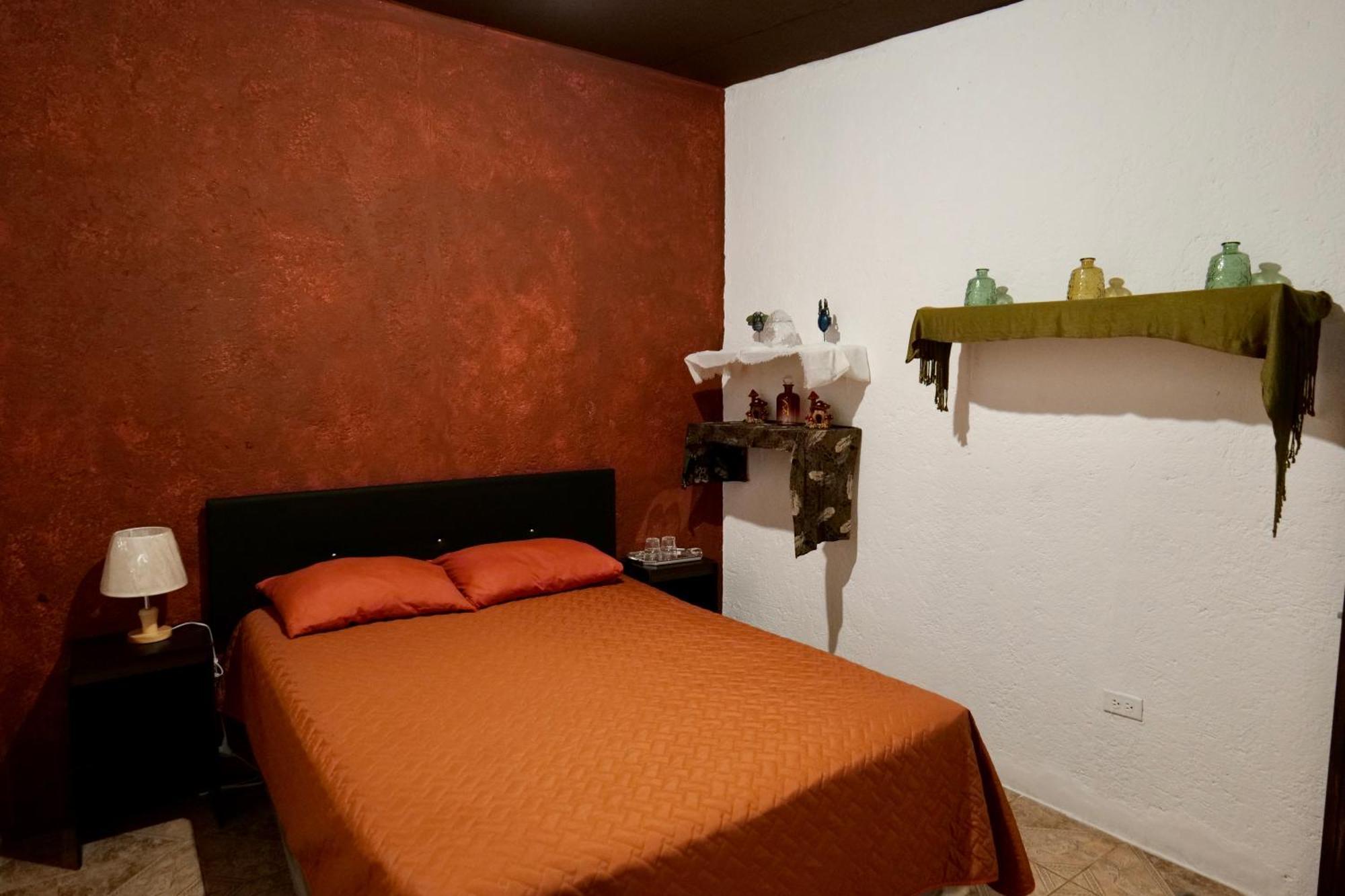 Wonderland Hostel Antigua Bagian luar foto