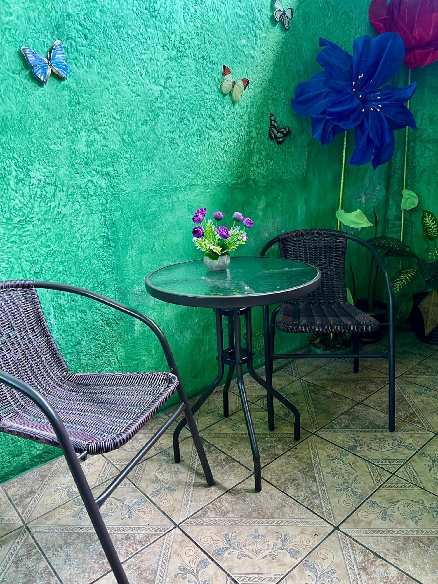 Wonderland Hostel Antigua Bagian luar foto